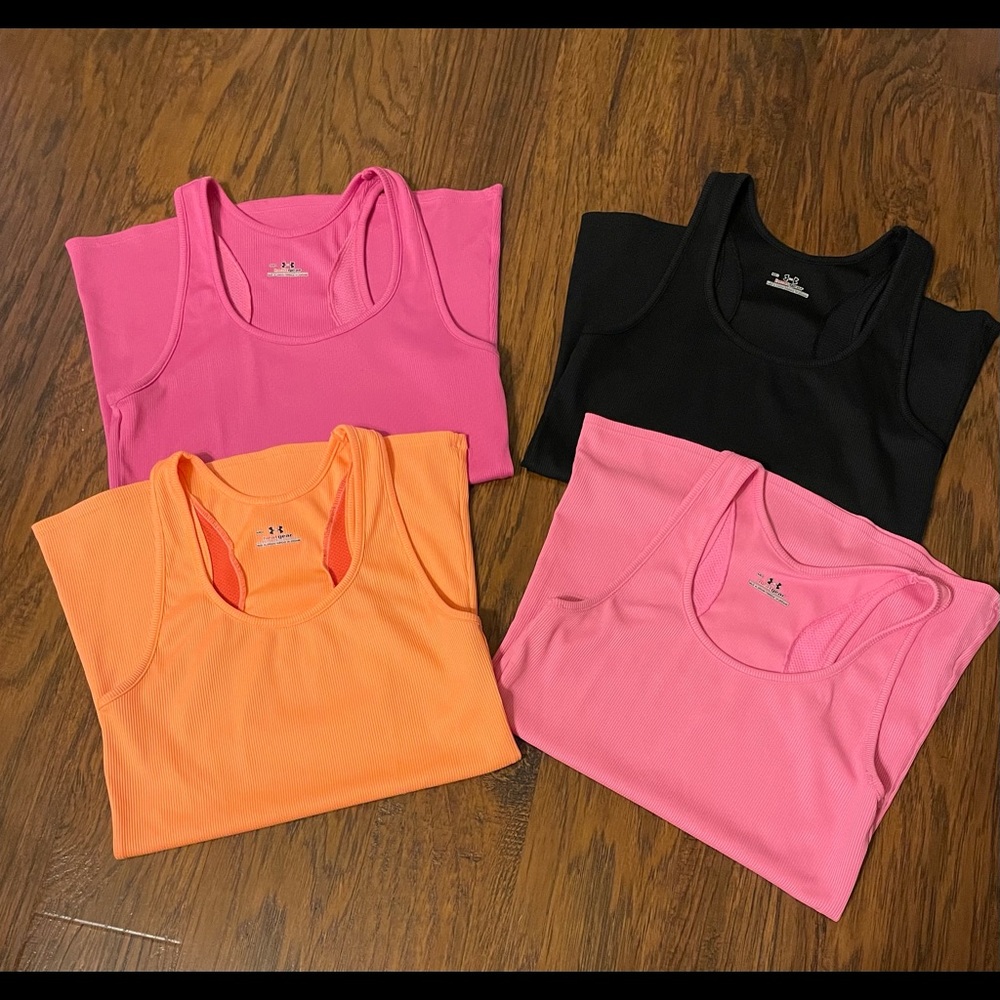 4 pc Women’s Under Armour Heat Gear Ribbed Tanks M